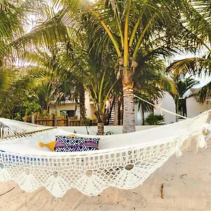 4* Hotel La Puerta Azul Beachfront - Adults Only